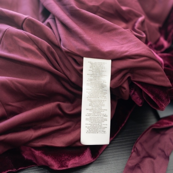 Adrianna Papell. Velvet Satin Lapel Tuxedo Jacket. - Picture 6 of 12